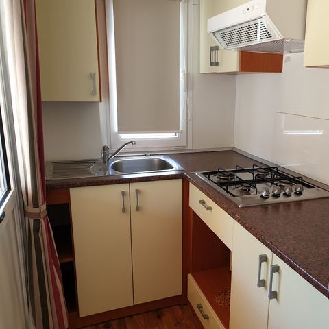 Stacaravan 6 personen - Classic XL | 3 slaapkamers | 6 pers. | Verhoogd terras | Airconditioning.