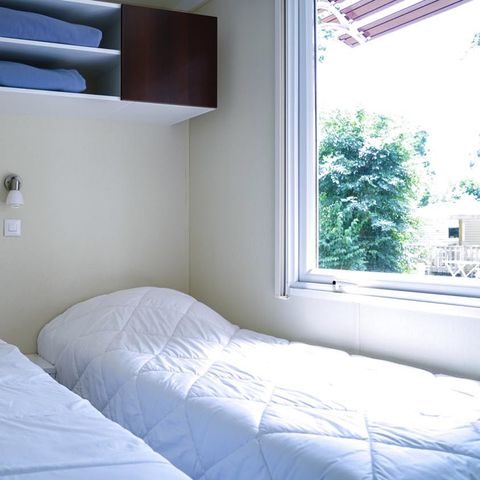 Stacaravan 6 personen - Classic XL | 3 slaapkamers | 6 pers. | Verhoogd terras | Airconditioning | TV