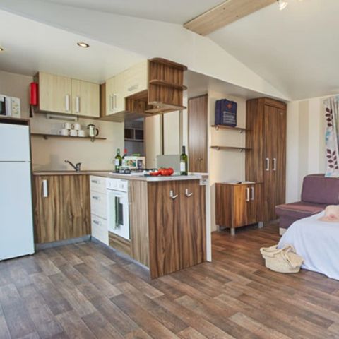 Stacaravan 8 personen - Classic XL | 3 slaapkamers | 6/8 pers. | Overdekt verhoogd terras | Airconditioning.