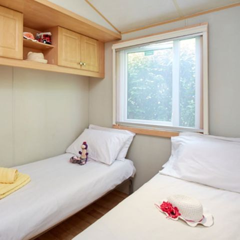 Stacaravan 8 personen - Classic XL | 3 slaapkamers | 6/8 pers. | Overdekt verhoogd terras | Airconditioning.