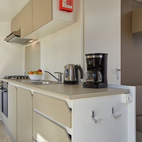 Stacaravan 8 personen - Comfort XL | 3 slaapkamers | 6/8 pers. | Overdekt terras | Airconditioning