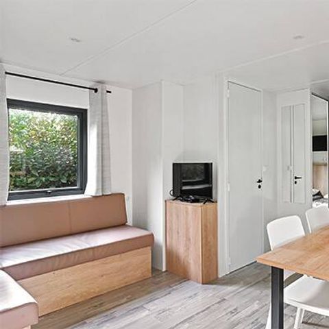 Stacaravan 6 personen - Premium Exclusief | 3 Slaapkamers | 6 Pers | Verhoogd terras | 1 Badkamer | Airconditioning | TV