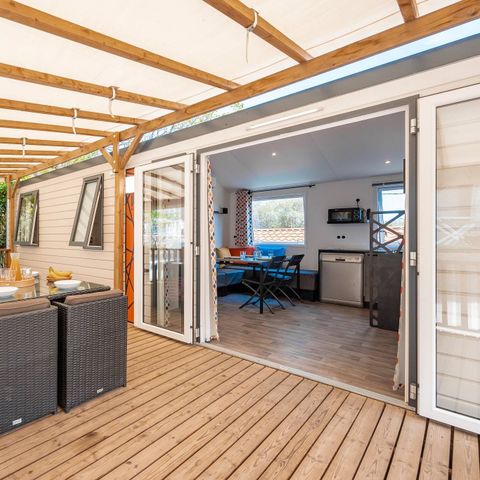 Stacaravan 8 personen - Stacaravan | Premium | 4 slaapkamers | 8 Pers | Terras Lounge | 2 badkamers | Airconditioning | TV