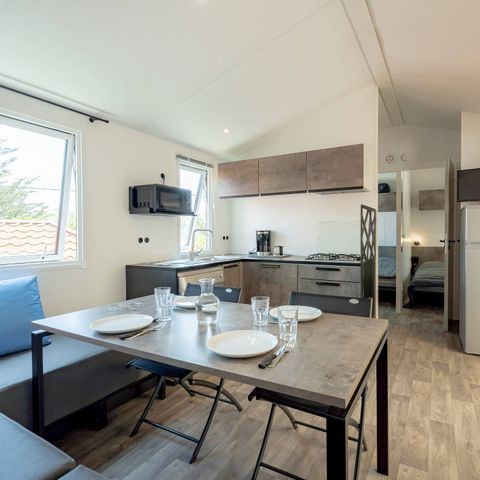 Stacaravan 8 personen - Stacaravan | Premium | 4 slaapkamers | 8 Pers | Terras Lounge | 2 badkamers | Airconditioning | TV