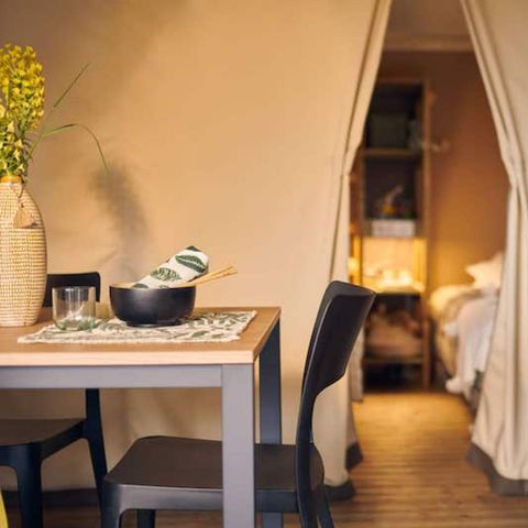 Tent van canvas en hout 4 personen - Jungle Lodge 2bed - badkamer