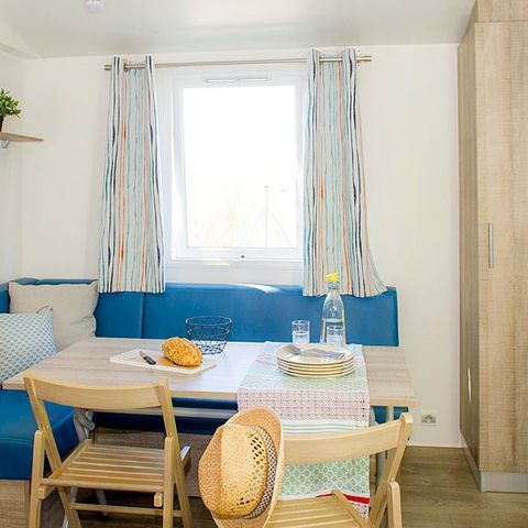 Stacaravan 6 personen - Stacaravan Homair Vacances op camping St Aygulf-Plage Comfort | 2 Slaapkamers | 4/6 Pers | Single terras | Airconditioning