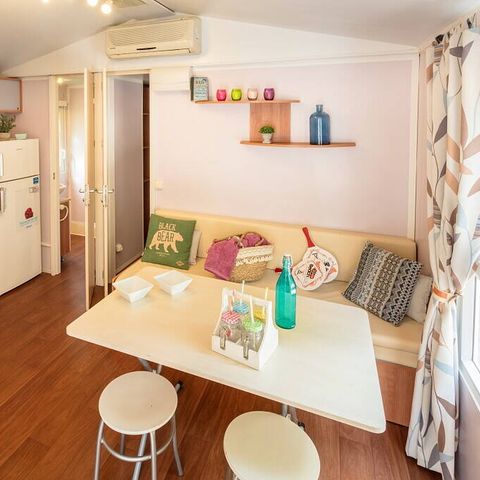 Stacaravan 4 personen - Stacaravan Homair Vacances op camping St Aygulf-Plage | Comfort | 2 Slaapkamers | 4 Pers | Terras single | Airconditioning