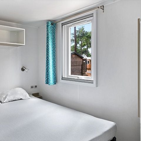 Stacaravan 4 personen - Klassiek | 2 Slaapkamers | 4 Pers | Eenpersoons terras | Airconditioning | TV