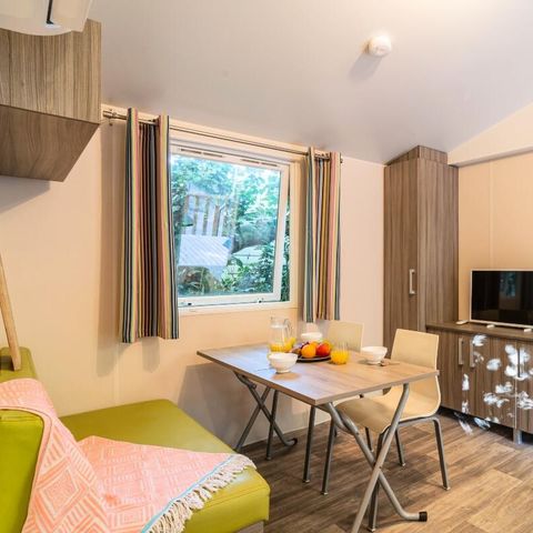 Stacaravan 4 personen - Klassiek 3 kamer appartement voor 4 personen met airconditioning + TV