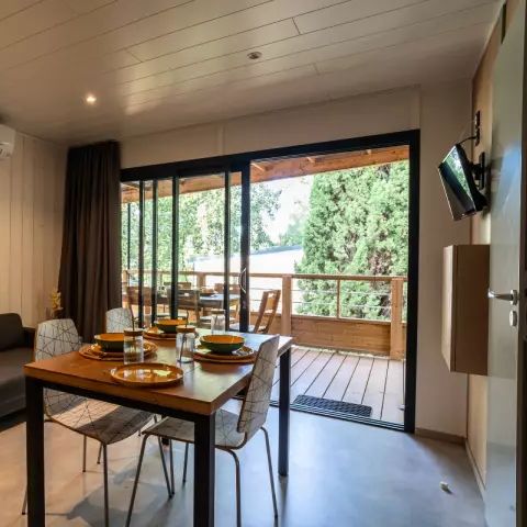 Bungalow 6 personen - Kabane XXL op palen 4 kamers 6 personen Airconditioning + TV