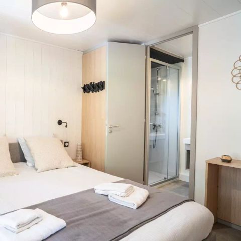 Safaritent 4 personen - Lodge Kabane sur Pilotis 3 Kamers 4 Personen Airconditioning + TV