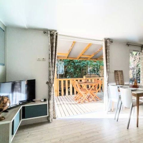 Stacaravan 4 personen - Klassiek 2 XL 3 Kamers 4 Personen Airconditioning + TV