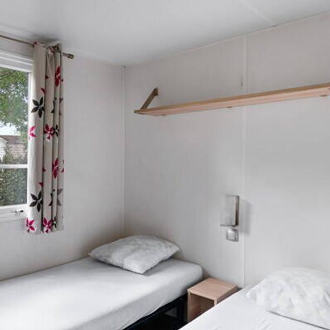 Stacaravan 6 personen - Mobile-home | Klassiek | 3 Slaapkamers | 6 Pers. | Terras met verhoogd dak, niet overdekt | TV