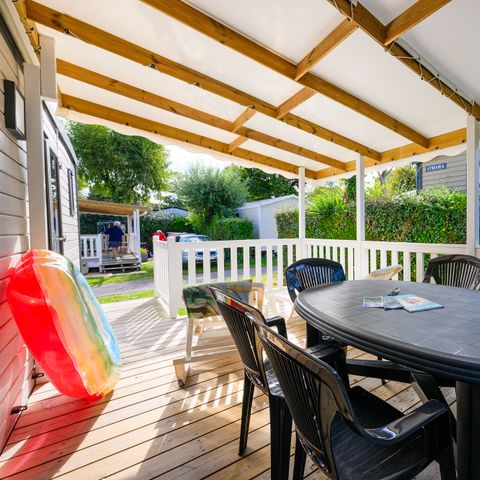 Stacaravan 5 personen - D/ COTTAGE CONFORT 2 sl.k. 4/5 pers. - 30m2 - overdekt terras