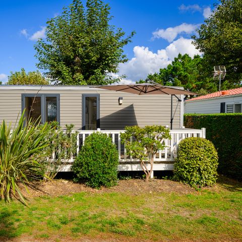 Stacaravan 6 personen - D/ COTTAGE CONFORT 3bed. 6 pers. - 35m2 - terras met parasol
