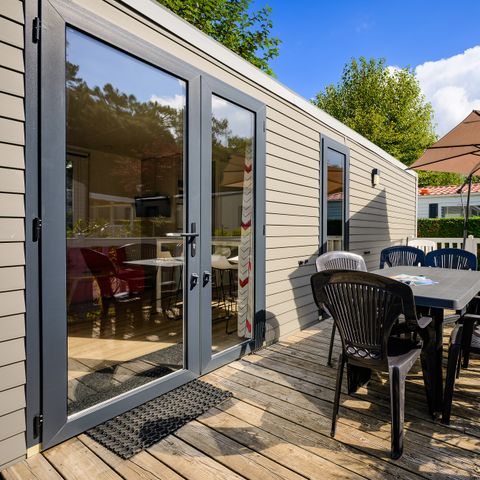 Stacaravan 6 personen - COMFORTABELE COTTAGE met 3 slaapkamers - 35 m² - terras met parasol, geschikt voor 6 personen