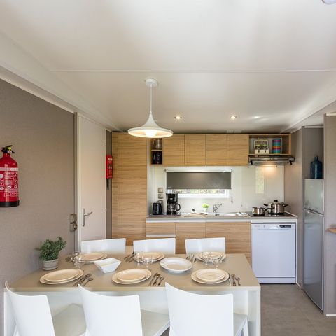 Stacaravan 6 personen - Homair stacaravans op camping La Guyonnière Premium | 3 slaapkamers | 6 pers | Terras Lounge | Airconditioning