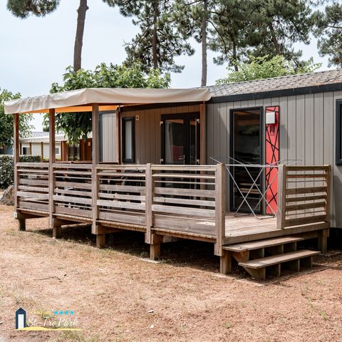 Stacaravan 6 personen - Stacaravan Premium 33m² (3 kamers) + Afwasmachine + bed van 160cm + halfoverdekt terras van 15m²