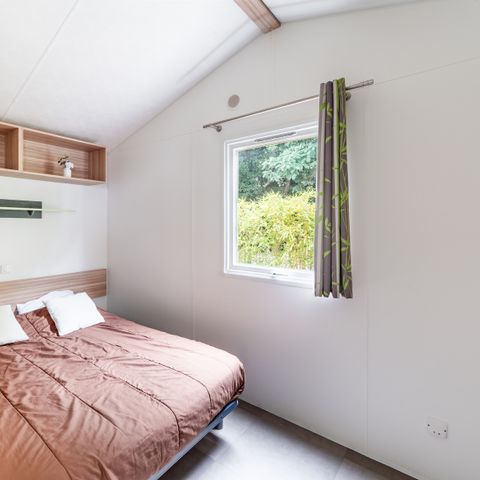 Stacaravan 4 personen - Comfort stacaravan 27.5m² (2 kamers) + 11m² halfoverdekt houten terras