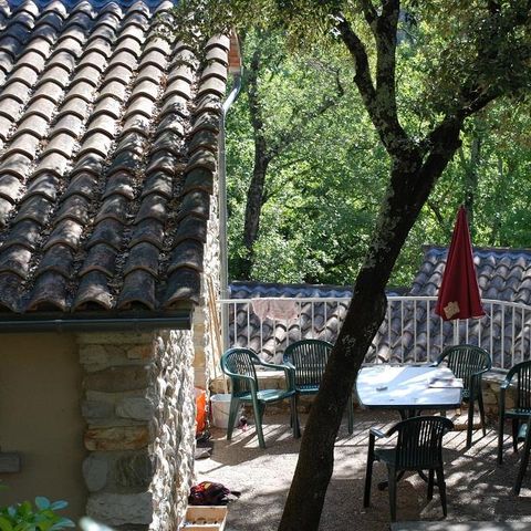 VAKANTIEHUIS 6 personen - Paviljoen 6- 1 slaapkamer + 1 slaapcabine + terras + airconditioning + TV - 40m².
