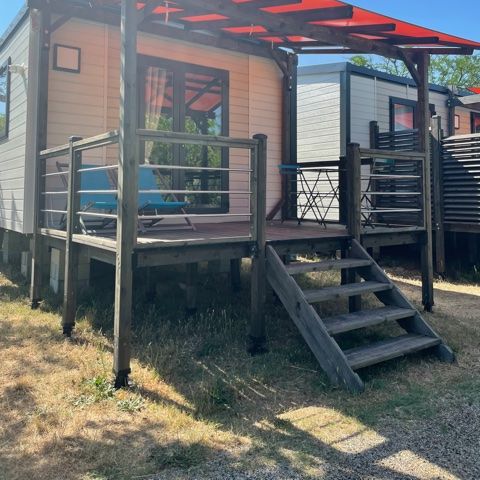 Stacaravan 2 personen - Stacaravan Premium 21m² 1 kamer + terras 12m² halfoverdekt (9m²) - TV + Airco 2 pers