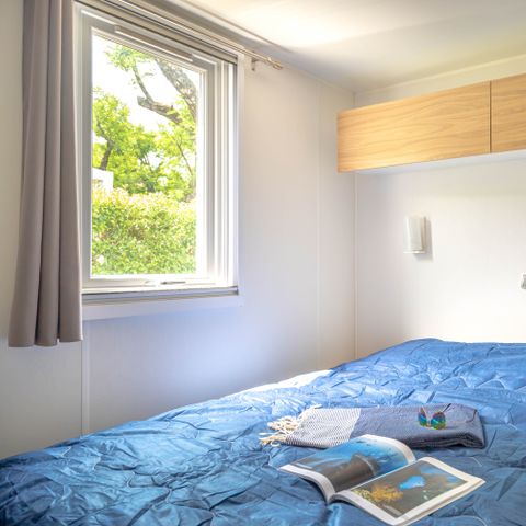 Stacaravan 4 personen - Stacaravan Premium 27 m² 2 kamers + overdekt terras 9m² + TV + Airconditioning + Uitzicht op de rivier 4 pers