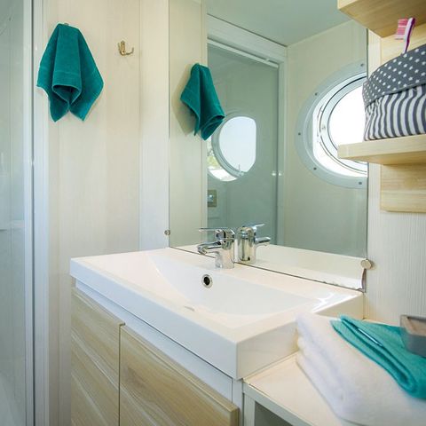 Stacaravan 4 personen - Stacaravan | Classic | 2 slaapkamers | 4 pers. | Terras met overkapping, niet overdekt | Airconditioning.