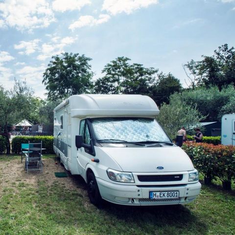 Kampeerplaats - Kampeerplaats Comfort Large - 75m² - 6 AMP
