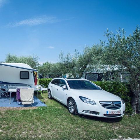 Kampeerplaats - Kampeerplaats Comfort Large - 75m² - 6 AMP