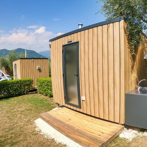 Kampeerplaats - Comfort standplaats met sanitair - 75m² - 6 ampère