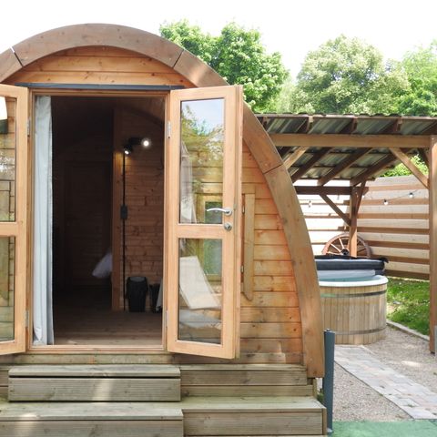 Uniek 2 personen - POD + PRIVÉ JACUZZI - 1 slaapkamer
