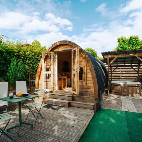 Uniek 2 personen - POD + PRIVÉ JACUZZI - 1 slaapkamer