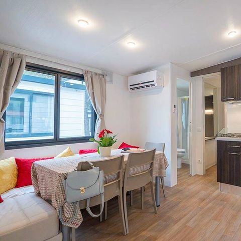 Stacaravan 6 personen - Mobile-home | Premium | 3 slaapkamers | 6 pers | Verhoogd terras | Airconditioning | TV