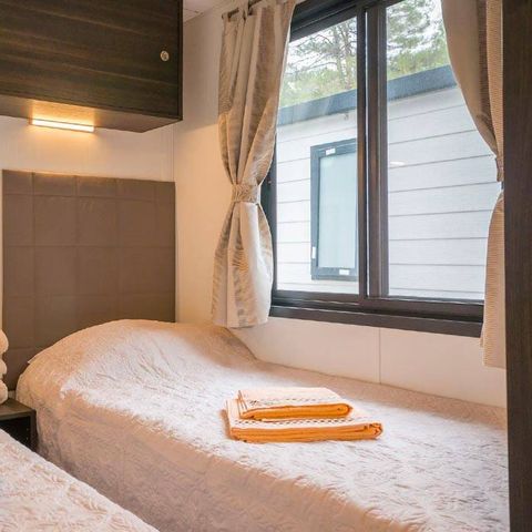 Stacaravan 6 personen - Mobile-home | Premium | 3 slaapkamers | 6 pers | Verhoogd terras | Airconditioning | TV