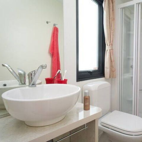 Stacaravan 6 personen - Comfort | 2 Slaapkamers | 4/6 Pers | Verhoogd terras | Airconditioning