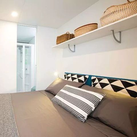 Stacaravan 6 personen - Mobile-home | Premium | 3 slaapkamers | 6 pers. | Verhoogd terras | 2 badkamers | Airconditioning.
