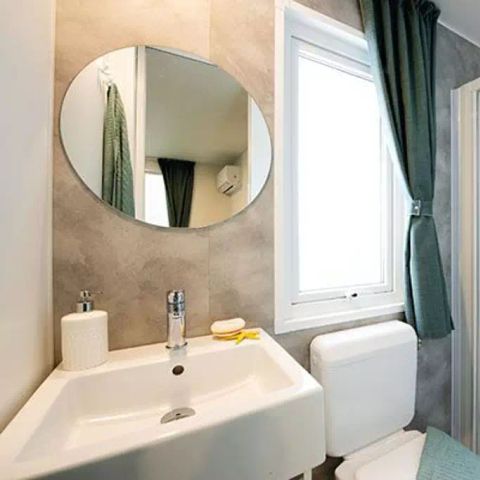 Stacaravan 6 personen - Mobile-home | Premium | 3 slaapkamers | 6 pers. | Verhoogd terras | 1 badkamer | Air-con.