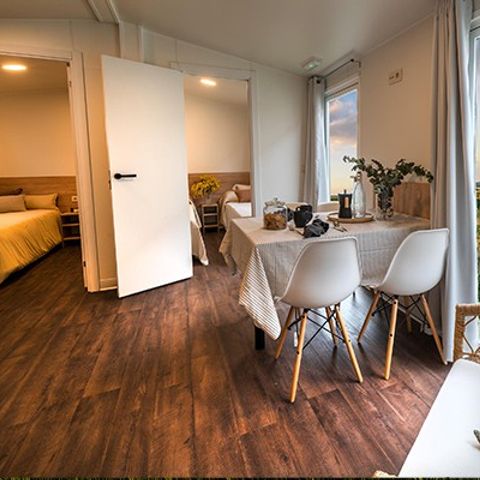Stacaravan 6 personen - Mobile-home | Comfort | 3 Slaapkamers | 6 Pers. | Verhoogd terras | Airconditioning