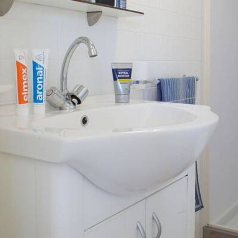 Stacaravan 6 personen - Klassiek | 2 Slaapkamers | 4/6 Pers. | Verhoogd terras | Airconditioning.