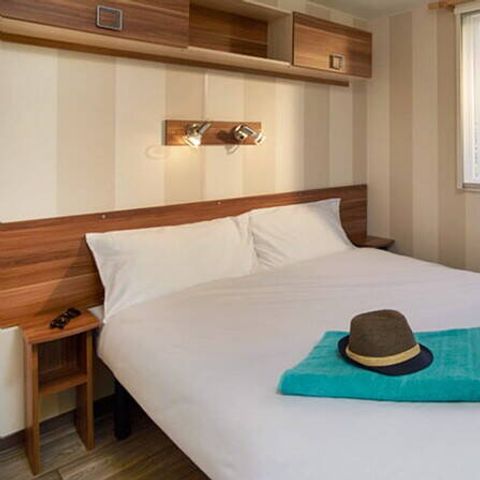 Stacaravan 5 personen - Klassiek | 3 Slaapkamers | 5 Pers. | Verhoogd terras