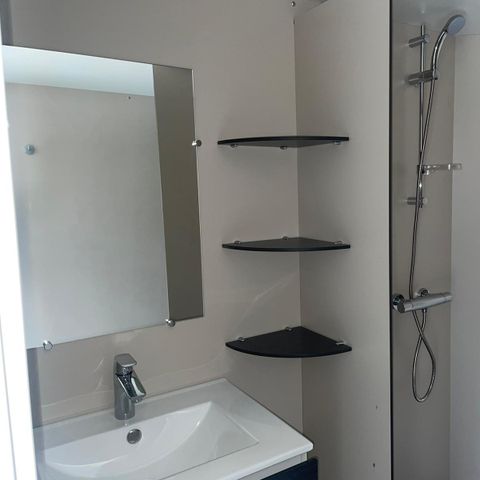 Kampeerplaats - EIGEN SANITAIRE COMFORTPLAATS (10A)