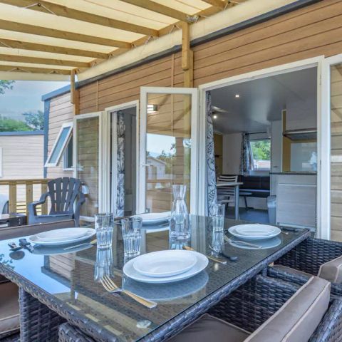 Stacaravan 6 personen - Mobile-home | Premium | 3 slaapkamers | 6 pers | Verhoogd terras | 2 badkamers | Airconditioning | TV