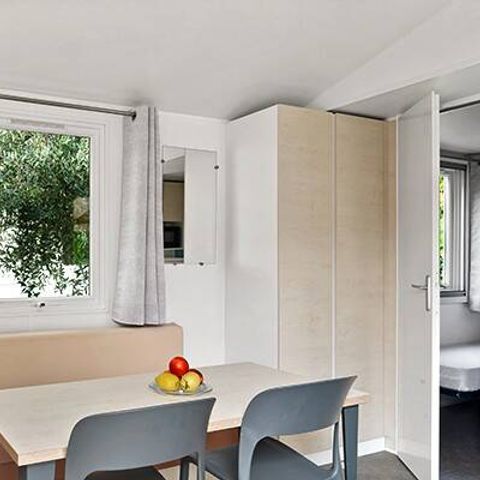 Stacaravan 4 personen - Stacaravan | Klassiek | 2 Slaapkamers | 4 Pers. | Verhoogd terras | Airconditioning.