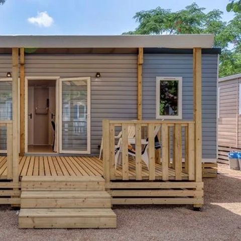 Stacaravan 6 personen - Mobile-home | Comfort XL | 2 slaapkamers | 4/6 pers. | Verhoogd terras | Airconditioning.