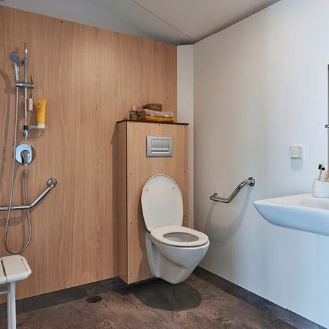 Stacaravan 6 personen - Premium stacaravan voor mindervaliden, 31 m² (2 slaapkamers) + terras, 4/6 personen