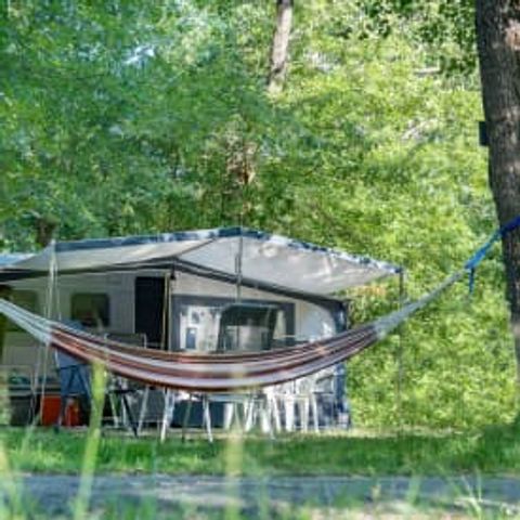 Kampeerplaats - Locatie ***