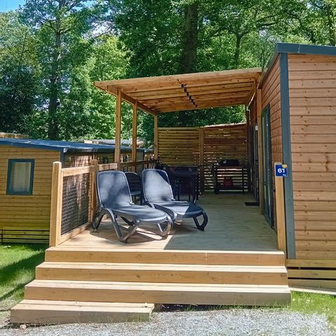 Stacaravan 4 personen - Homeflower Premium 29m² (2 kamers) + CLIM + halfoverdekt terras + TV + Bedlinnenpakket + handdoeken