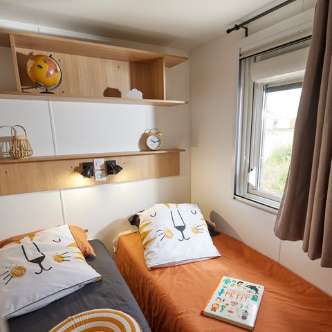 Stacaravan 6 personen - Homeflower Premium 35m² (3 kamers) + CLIM + halfoverdekt terras + TV + Bedlinnenpakket + handdoeken