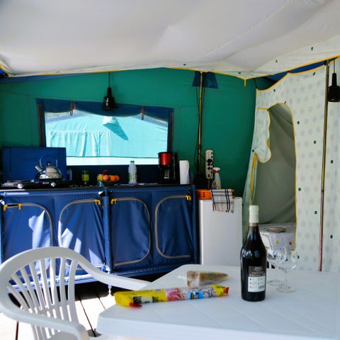 Glampingtent 6 personen -  Bungalowtent 25m² - 2 kamers - zonder sanitair 4/6 pers