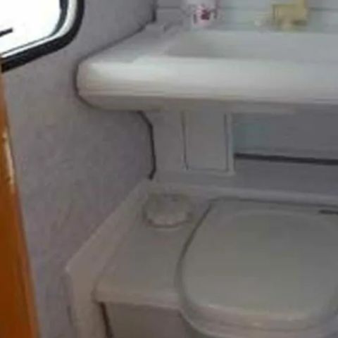 Caravan 3 personen - Caravan (opgemaakte bedden bij aankomst, geen extra kosten)